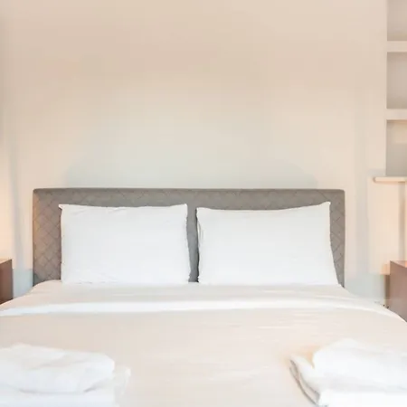 Centre 1 Bedroom Apartment